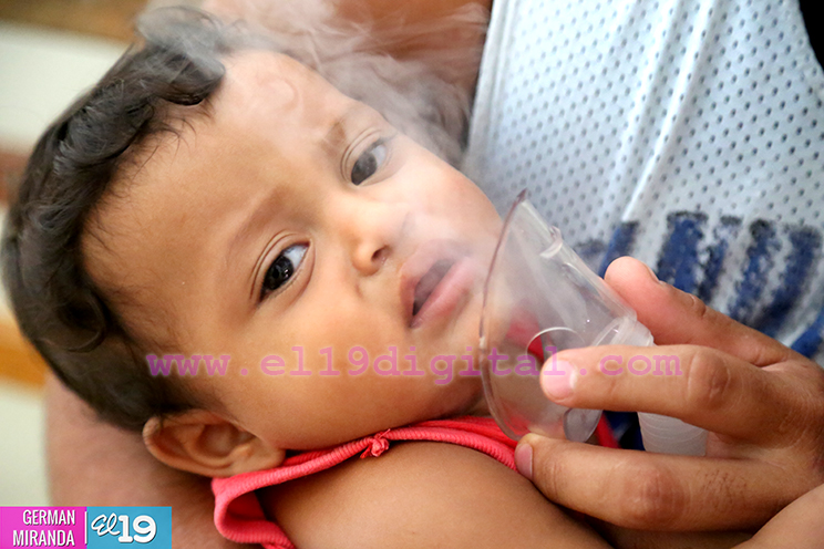 Familias acuden a centros de salud ante cualquier caso de fiebre